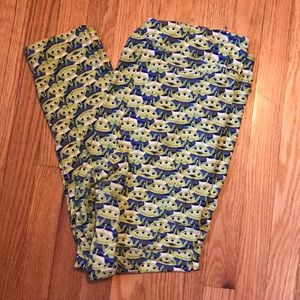 Disney Lularoe leggings TC2 Toy Story Aliens